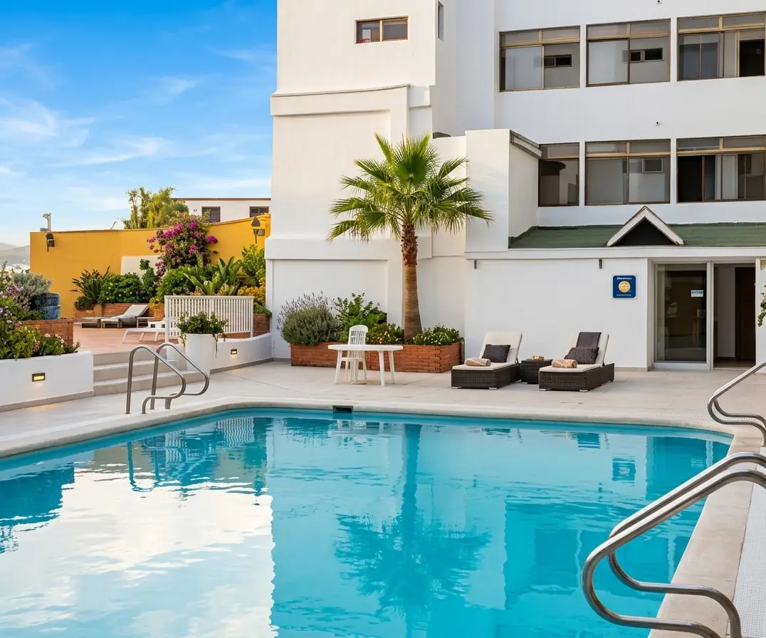 Piscina, playa y sol caribeño